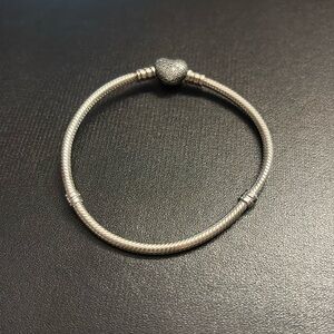 Pandora bracelet - EUC